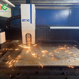 Máy cắt laser fiber bàn chuyển đổi nâng hạ thủy lực